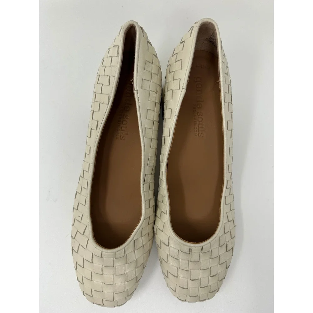 Gentle Souls By Kenneth Cole Woven Leather Block Heel Pumps Cream Shoes Sz 9.5 - Picture 4 of 9